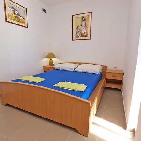 Volf 1405 * 佩罗杰