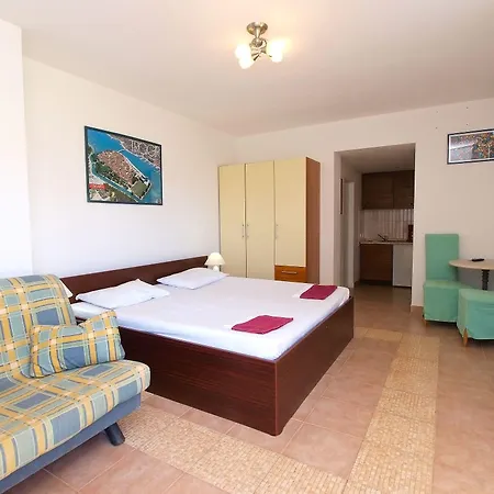 Apartman Volf 1405 *