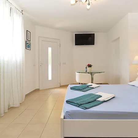 Volf 1405 Apartamento Peroj