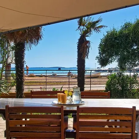 Volf 1405 Apartamento Peroj