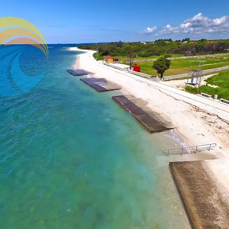 Volf 1405 Apartman Peroj