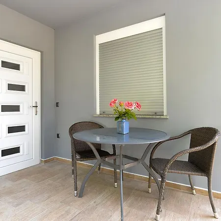 Volf 1405 Apartment *