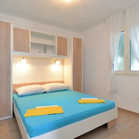 Volf 1405 Apartment
